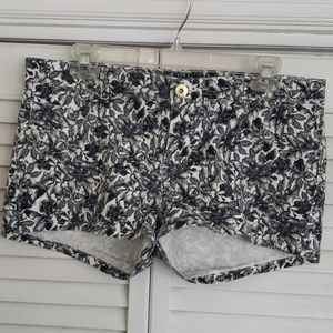 H & M White & Navy Floral Jean Shorts, Size 10